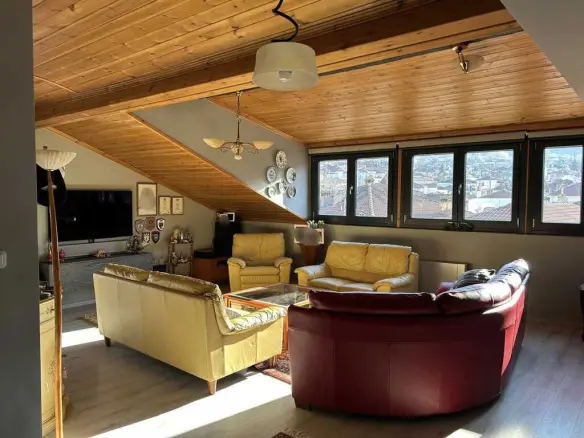 Flat Of 105 M² In Olympic Coast
