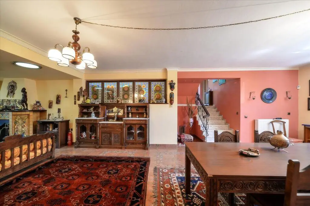 For Sale Villa 580 M² In The Suburbs Of Thessaloniki