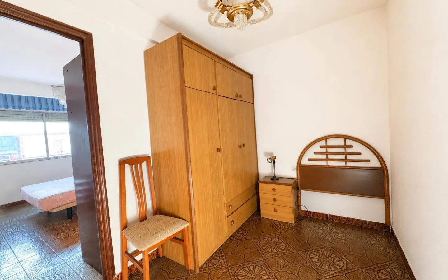 4-bedroom Flat In Alicante, Spain (69 M²)