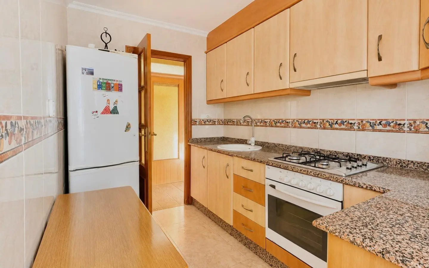 4-bedroom Flat In Alicante, Spain (69 M²)