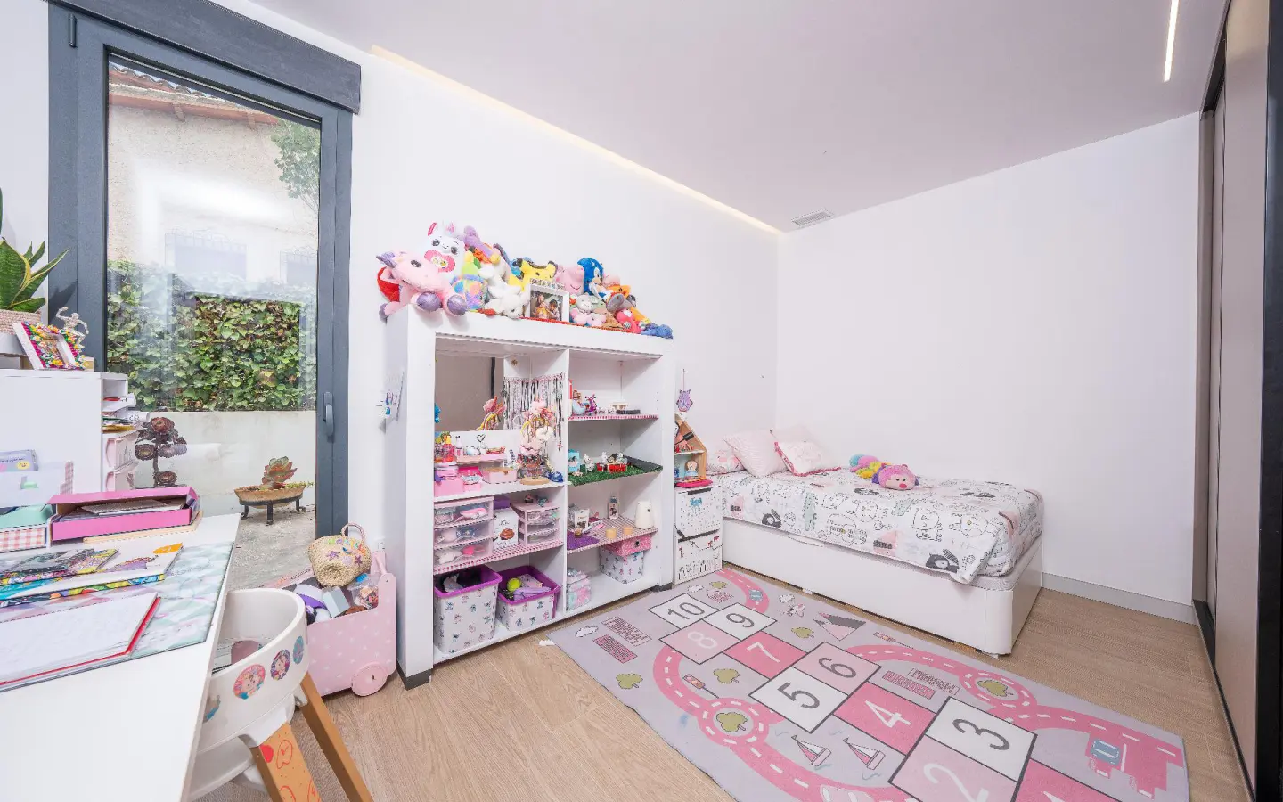 3-bedroom Villa In Castalla, Spain (258 M²)