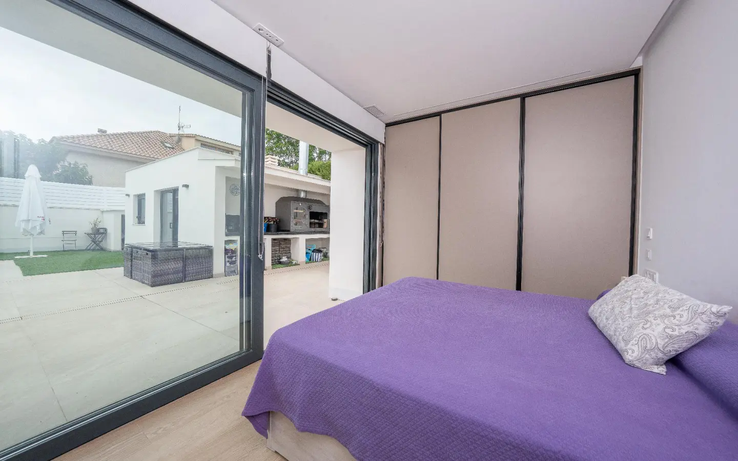 3-bedroom Villa In Castalla, Spain (258 M²)