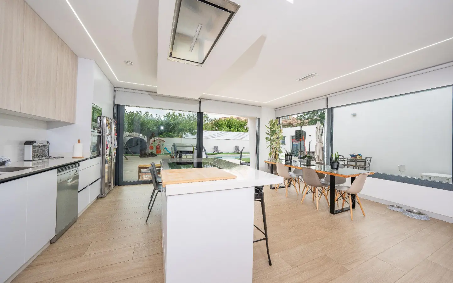 3-bedroom Villa In Castalla, Spain (258 M²)