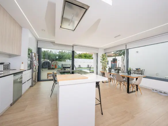 3-bedroom Villa In Castalla, Spain (258 M²)