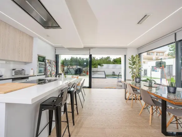3-bedroom Villa In Castalla, Spain (258 M²)