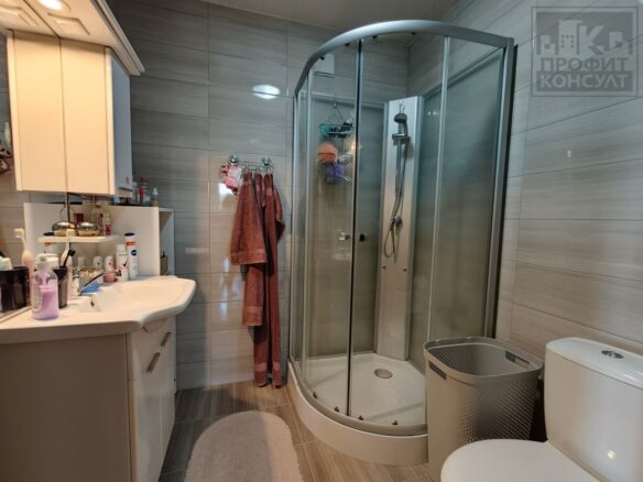 Three-storey House Of 350 M² With Yard In The Village Of Malki Chiflik