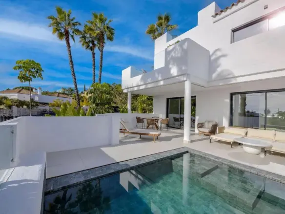 Terraced House Of 195 M² In Estepona, Spain
