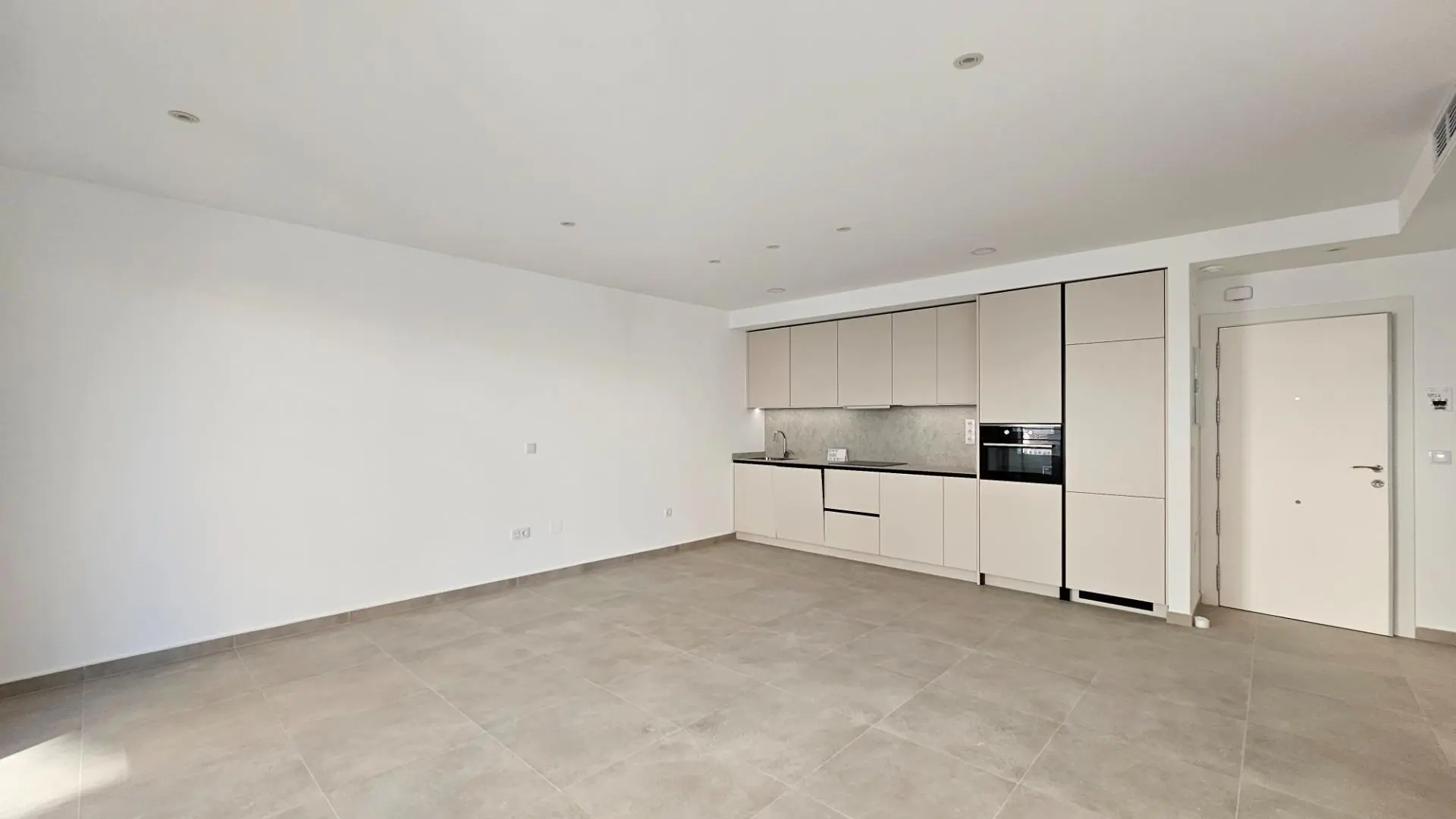Apartment Of 63 M² In Torrevieja, Spain