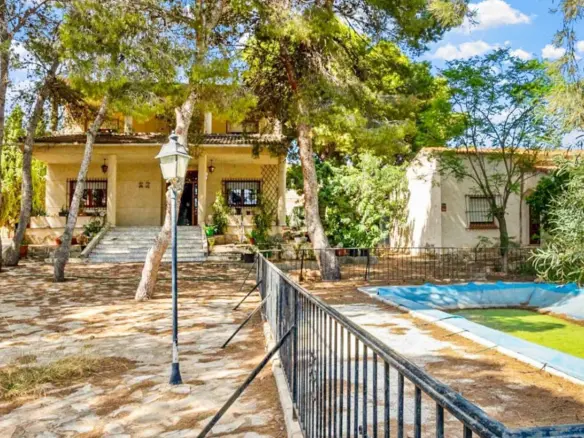 Villa Of 250 M² In Torrevieja, Spain