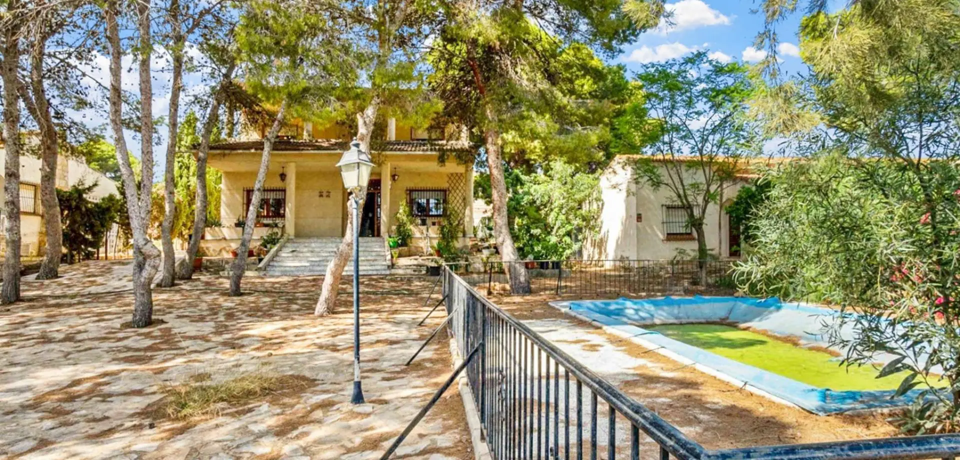 Villa Of 250 M² In Torrevieja, Spain
