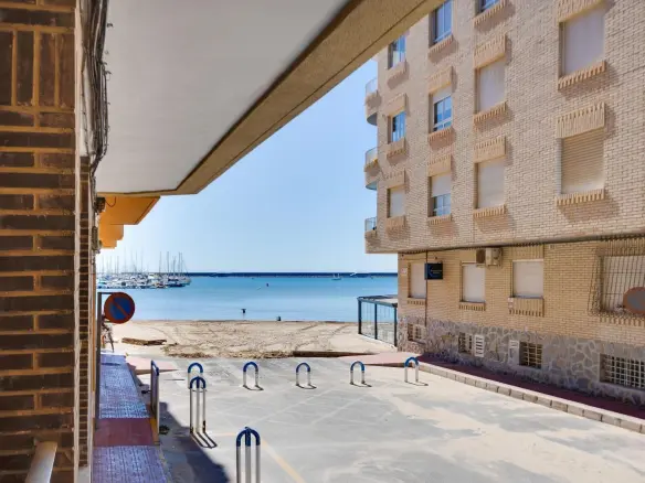 Apartment Of 115 M² With Sea View In Torrevieja, Spain