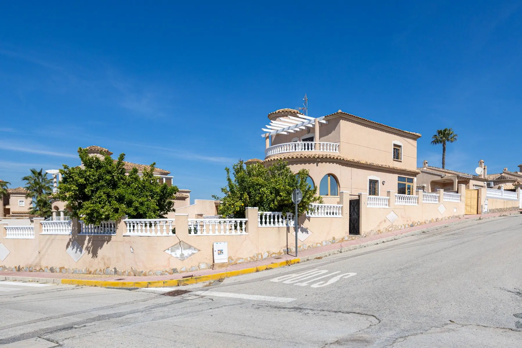 Villa 195 M² In Benijofar, Spain – Mediter Real Estate