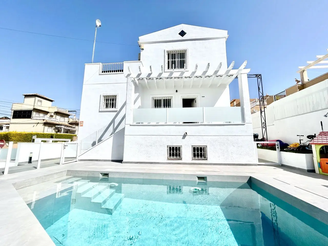 Villa 166 M² In Orihuela Costa, Spain – Mediter Real Estate