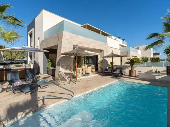 Villa Of 167 M² In Benijofar, Spain