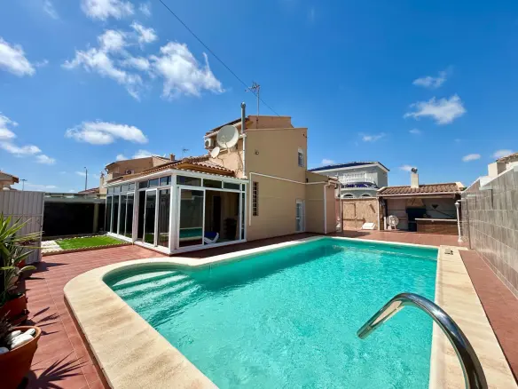 Villa Of 115 M² In Torrevieja, Spain