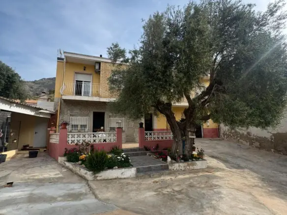 House Of 350 M² In Orihuela, Spain