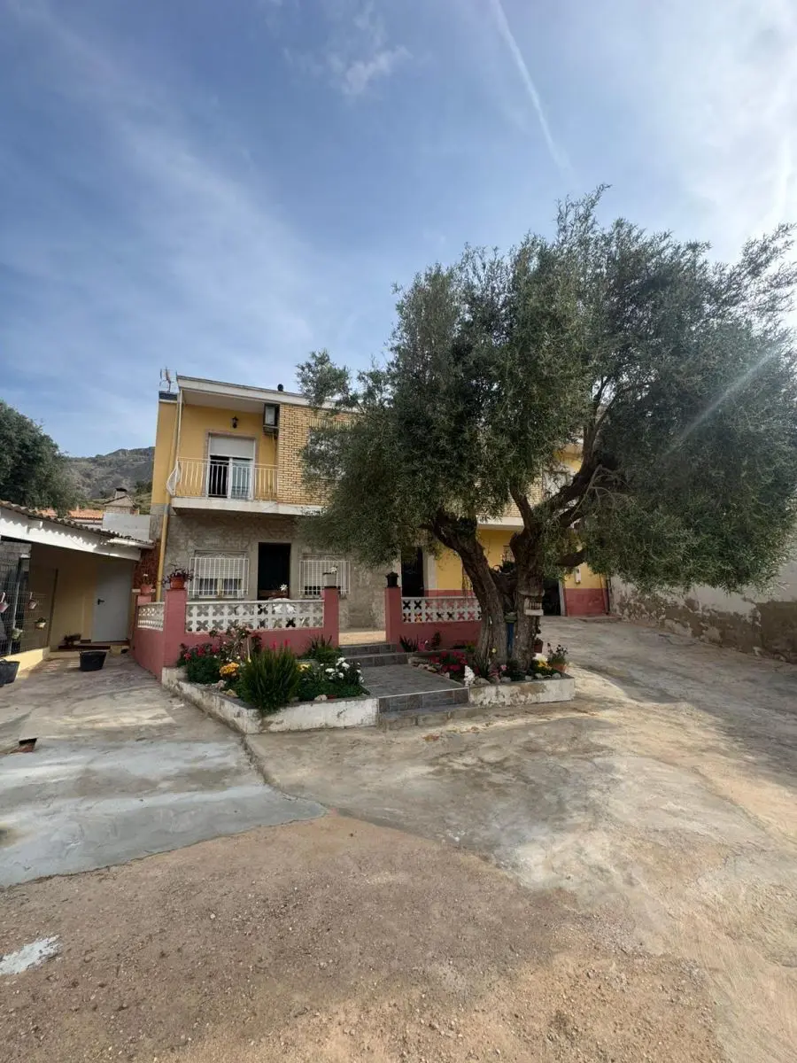 House Of 350 M² In Orihuela, Spain
