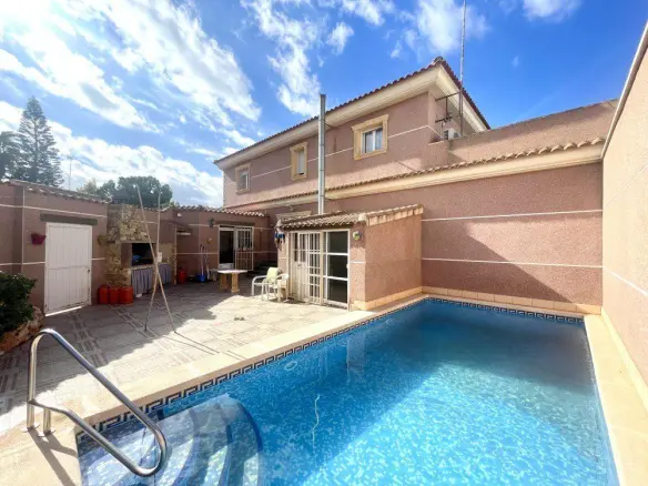 Villa Of 500 M² In Formentera Del Segura, Spain