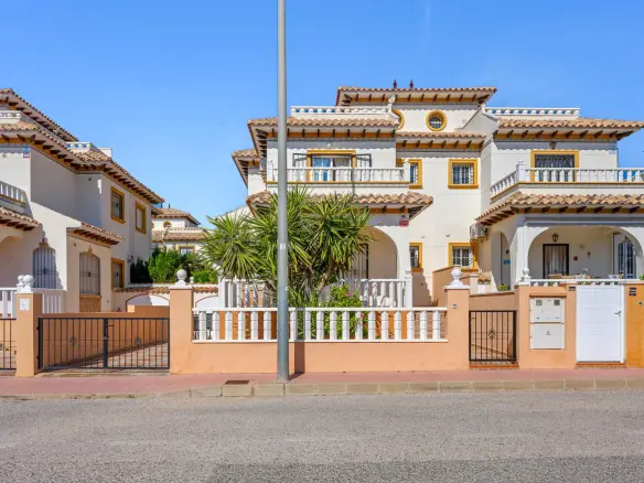 Flat Of 111 M² In Orihuela Costa, Spain