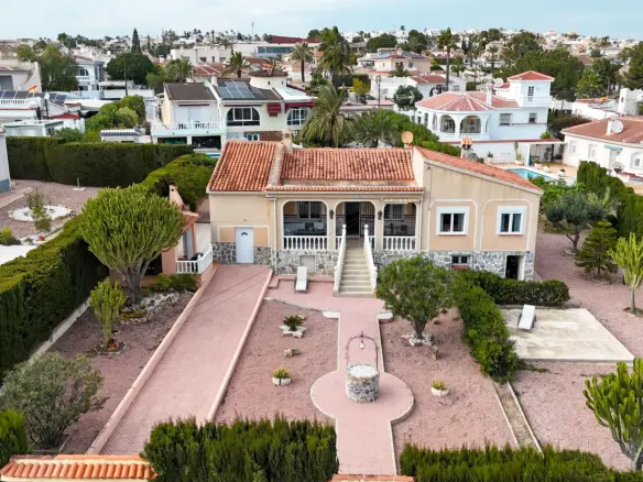 Villa Of 201 M² In Rojales, Spain