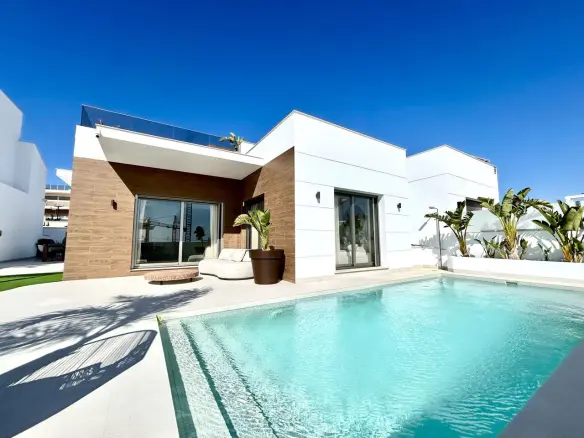 Villa Of 256 M² In San Miguel De Salinas