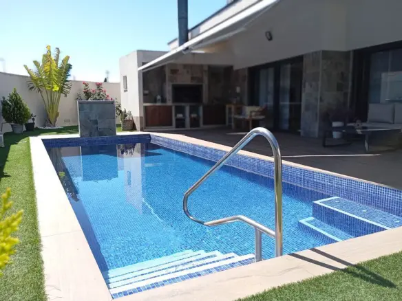 Villa Of 200 M² In Almoradi, Spain
