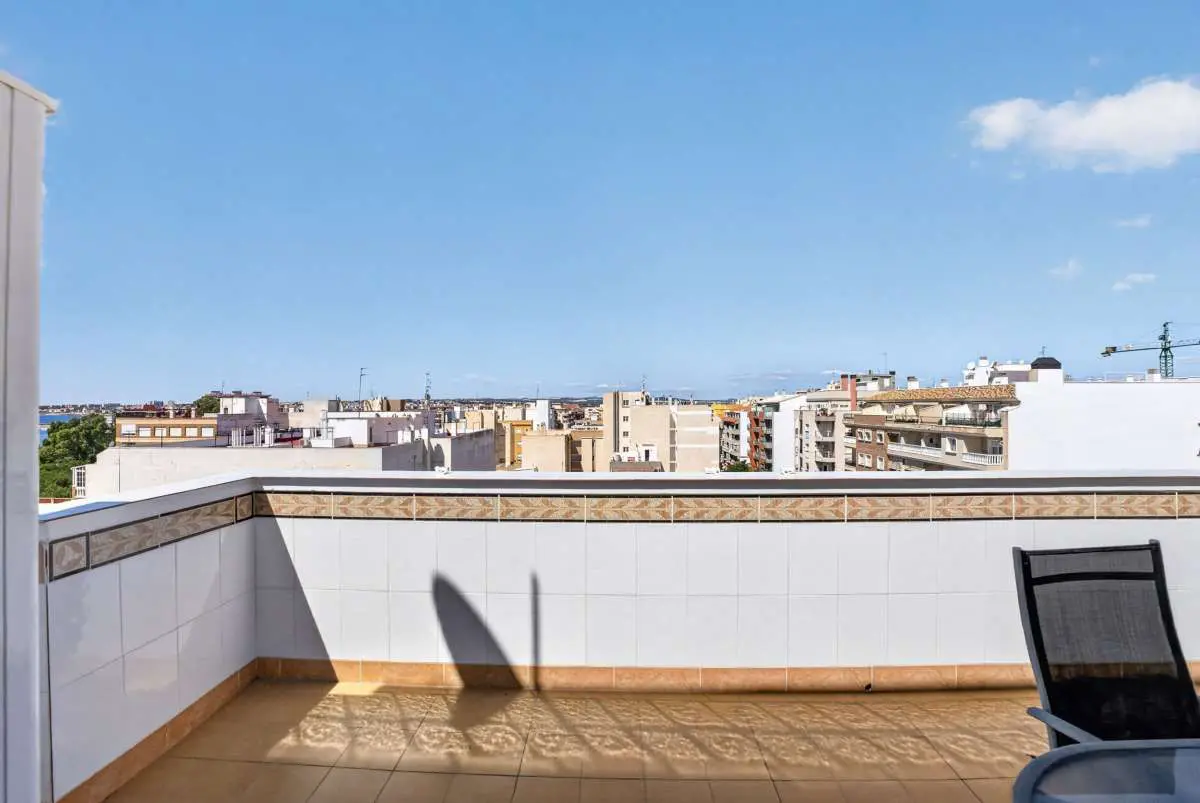Apartment Of 92 M² In Torrevieja, Spain