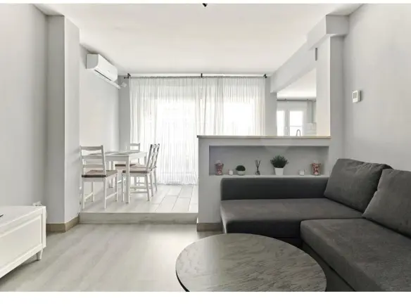 Apartment Of 75 M² In Torrevieja, Spain