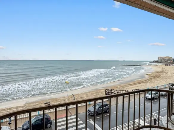 Apartment Of 120 M² In Torrevieja, Spain