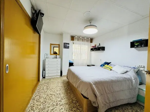 Apartment Of 130 M² In Torrevieja, Spain