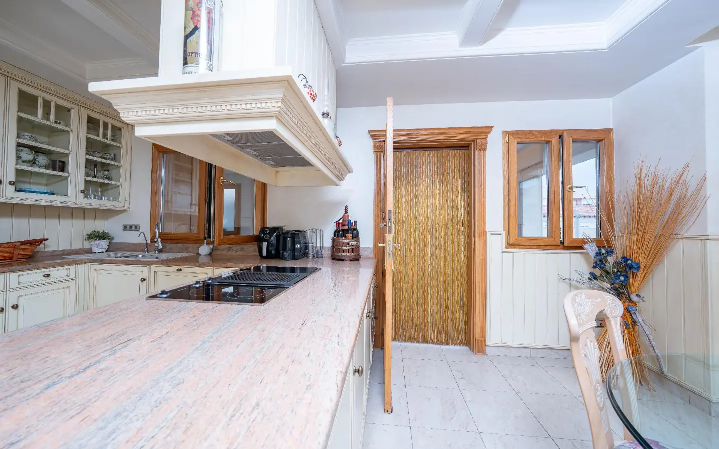3-bedroom Terraced House In Novelda, Spain (230 M²)