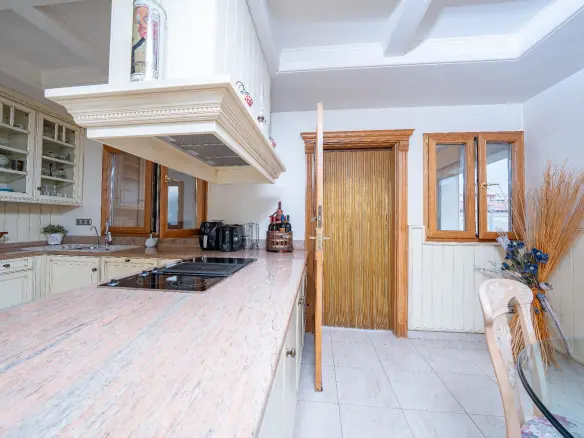 3-bedroom Terraced House In Novelda, Spain (230 M²)