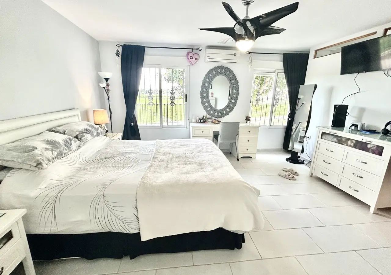 Villa Of 540 M² In Catral, Spain