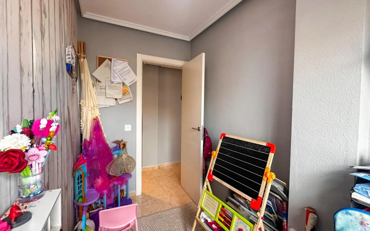 Apartment Of 94 M² In Torrevieja, Spain