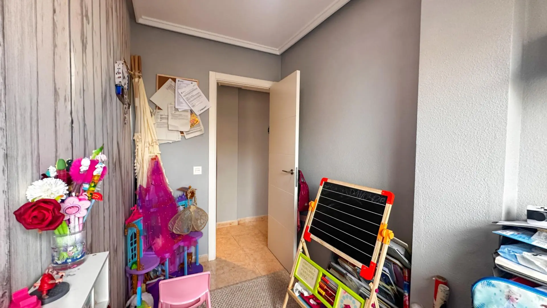 Apartment Of 94 M² In Torrevieja, Spain