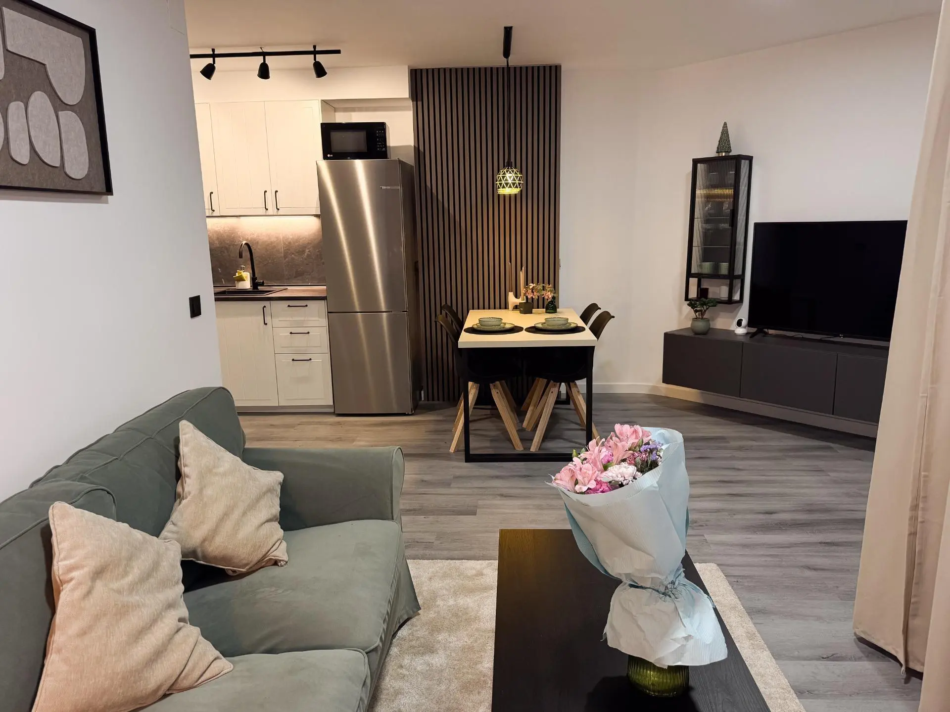 Apartment Of 82 M² With Sea View In Torrevieja, Spain