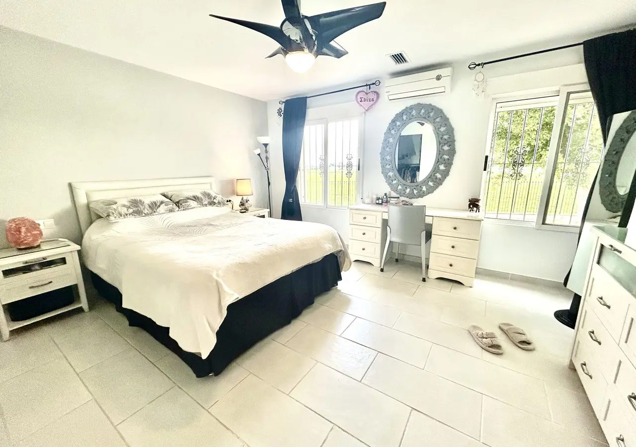 Villa Of 540 M² In Catral, Spain