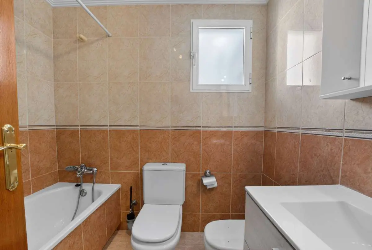 Apartment Of 92 M² In Torrevieja, Spain