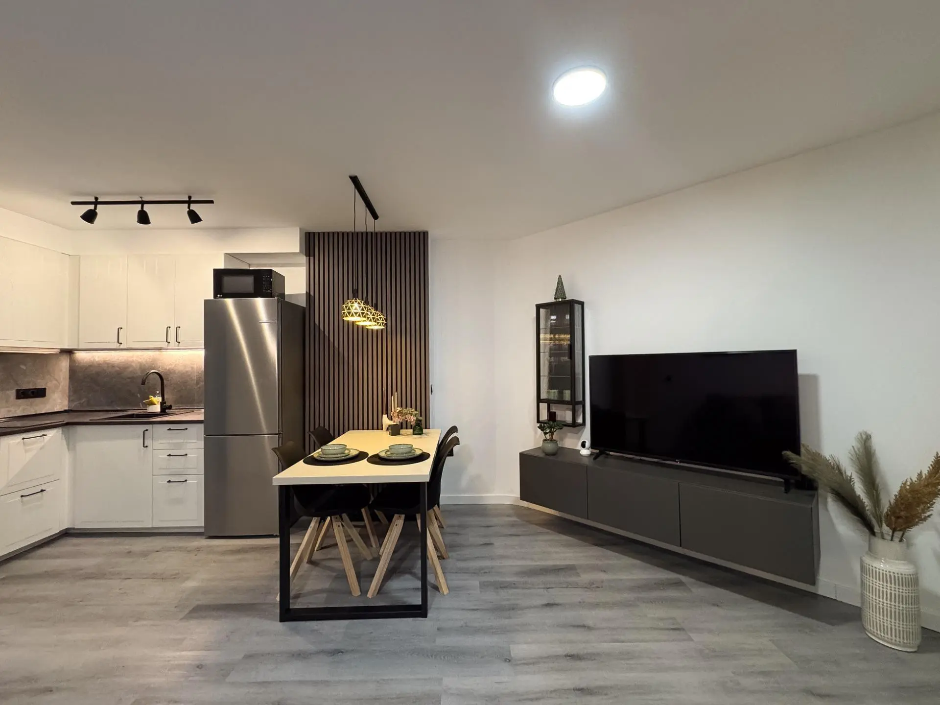 Apartment Of 82 M² With Sea View In Torrevieja, Spain