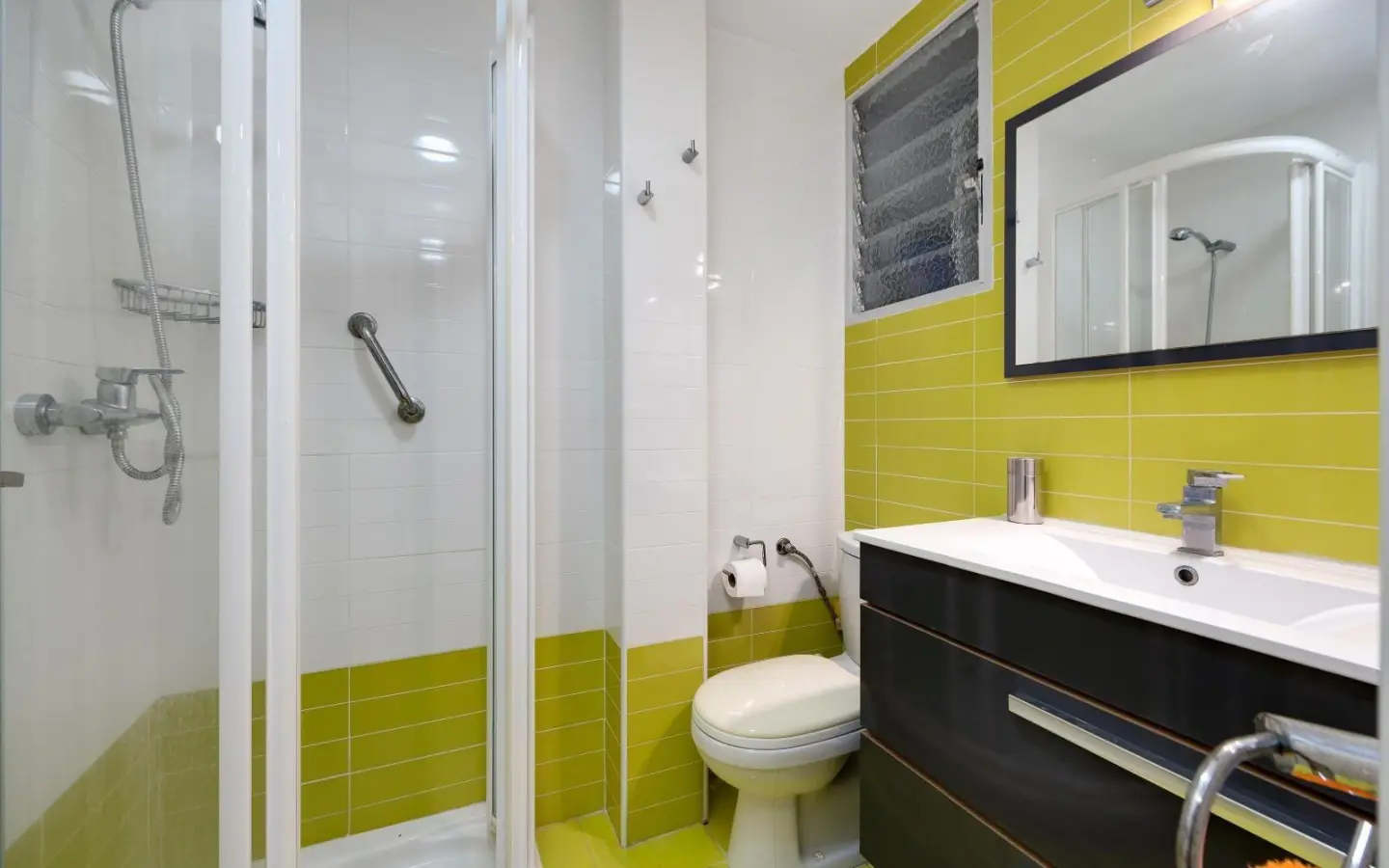 Apartment Of 115 M² With Sea View In Torrevieja, Spain