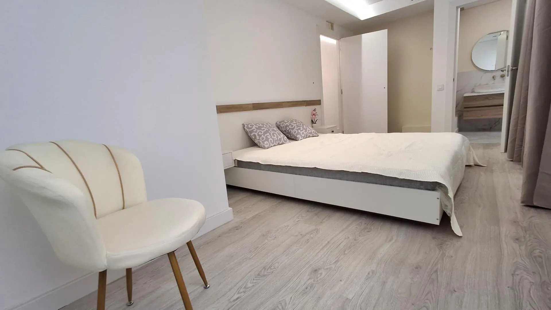 Apartment Of 91 M² In Torrevieja, Spain