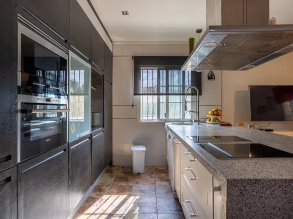 Villa Of 199 M² In La Hoya, Spain