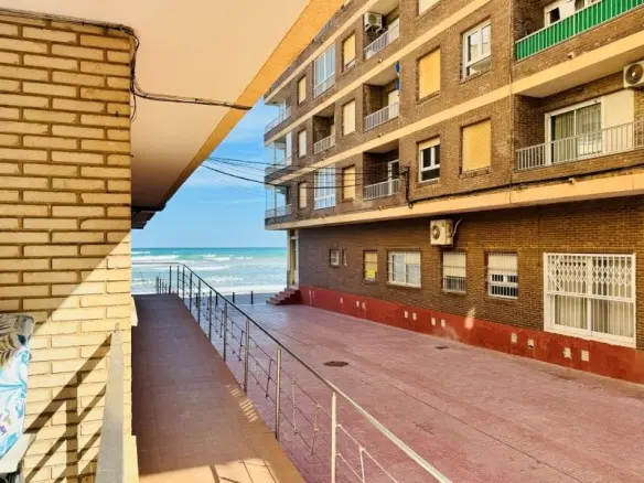 Apartment Of 130 M² In Torrevieja, Spain