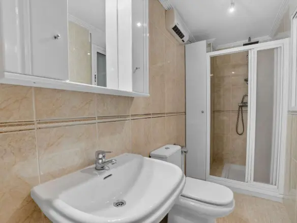 Apartment Of 92 M² In Torrevieja, Spain