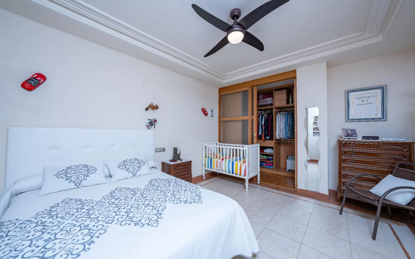 3-bedroom Terraced House In Novelda, Spain (230 M²)