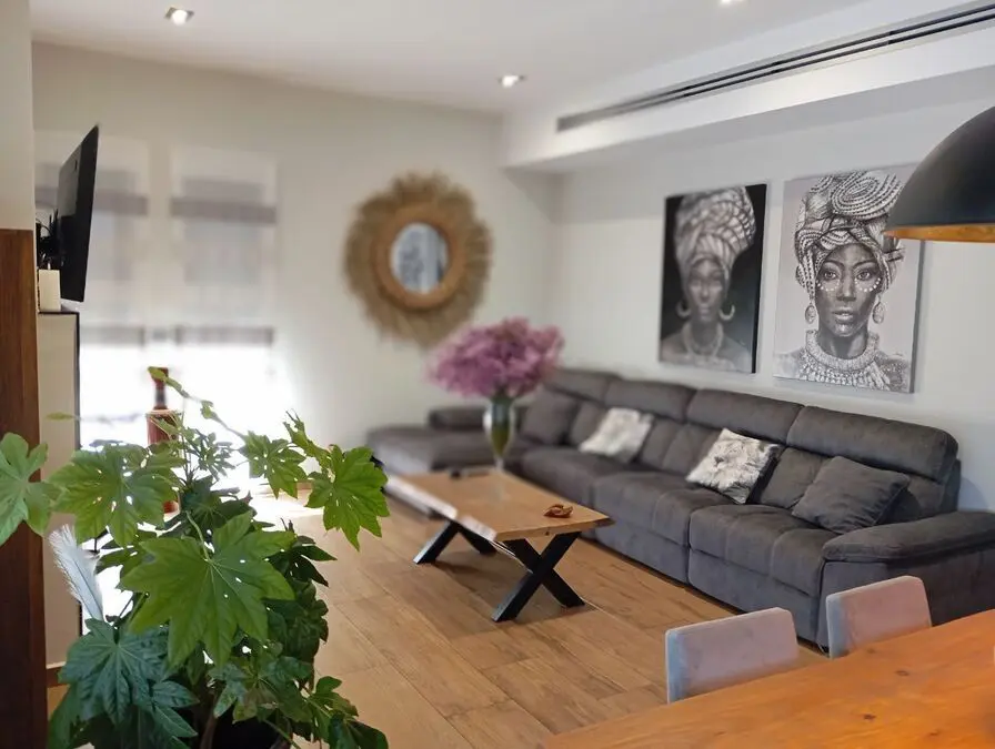 Villa Of 200 M² In Almoradi, Spain