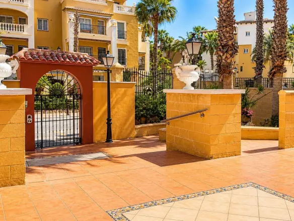 Apartment Of 93 M² In Torrevieja, Spain