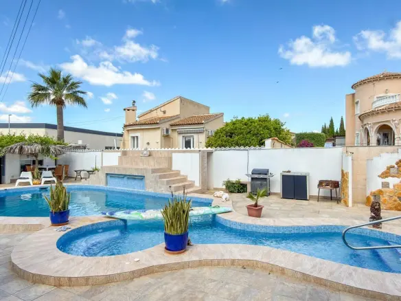 Villa Of 480 M² In Rojales, Spain