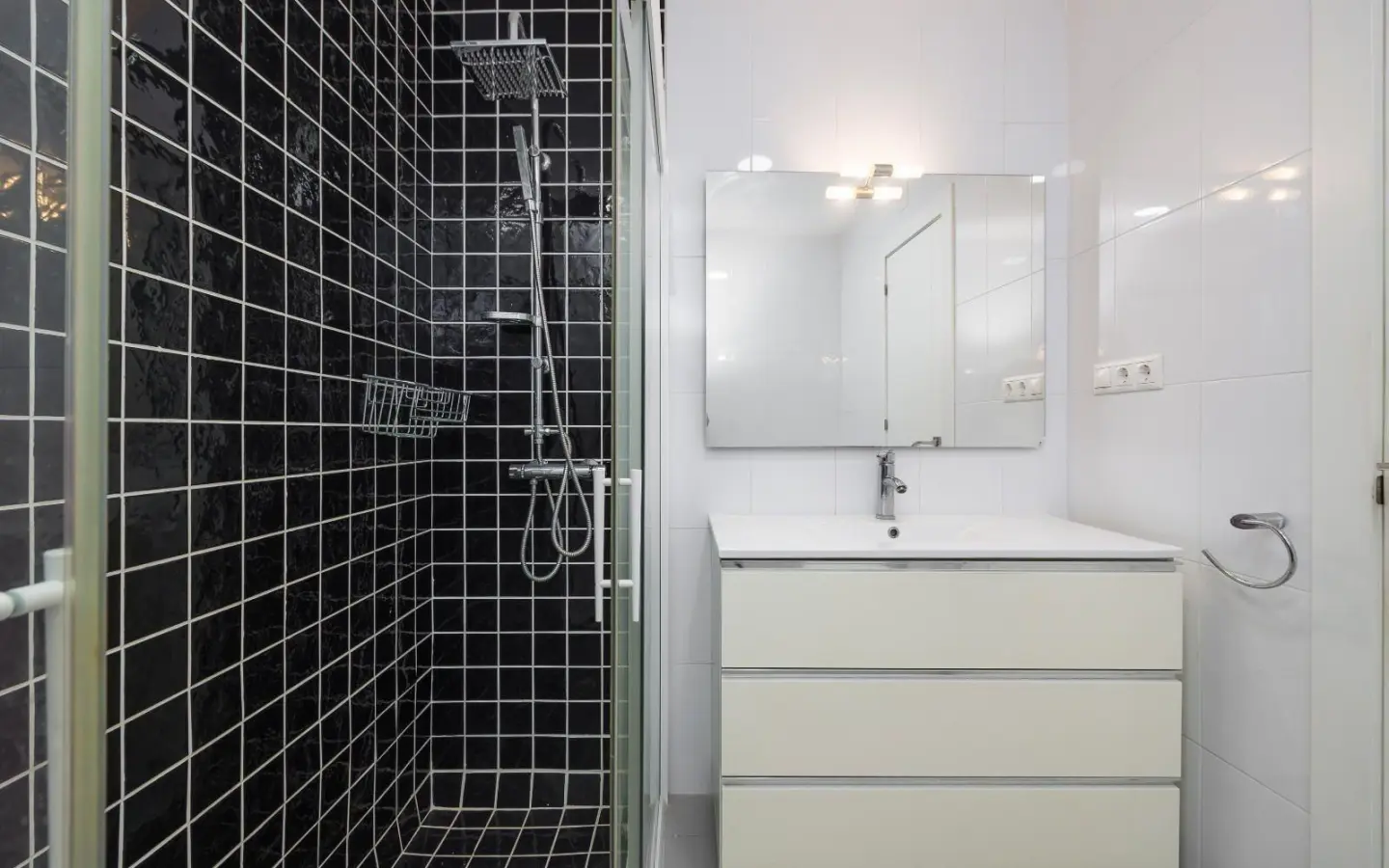 Apartment Of 115 M² With Sea View In Torrevieja, Spain