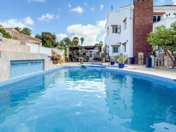 Villa Of 480 M² In Rojales, Spain